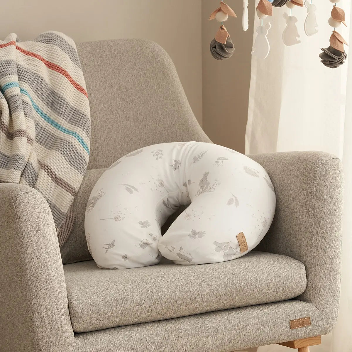 Mamas and papas feeding pillow clearance