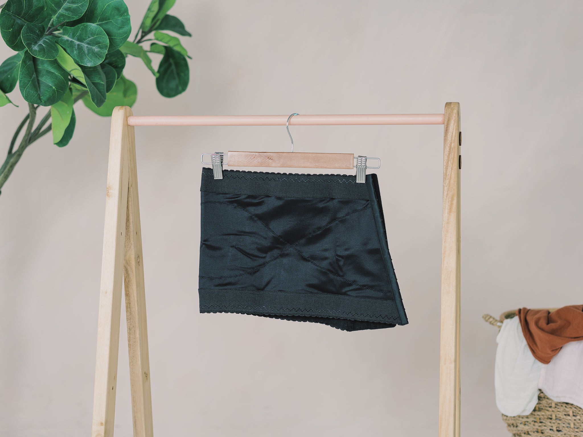 How to wear the Wink Shapewear / binder ng Urban Essentials 