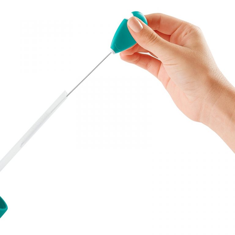 https://urbanessentials.com.ph/cdn/shop/products/Oxo-Tot-Straw-And-Sippy-Cup-Top-Cleaning-Set-Teal-05-768x768_1024x1024@2x.jpg?v=1548230569